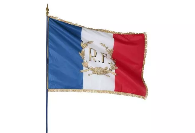 Le drapeau français de façade personnalisé + RF et Palmes dorés - Net Collectivités