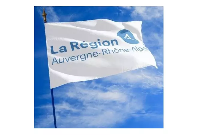 Le drapeau de la Région Auvergne Rhône Alpes - Net Collectivités