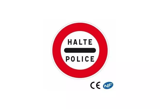 Panneau de signalisation indiquant un arrêt obligatoire au poste de police (B5b)