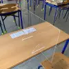 Séparation pour bureau d'école en plexiglas