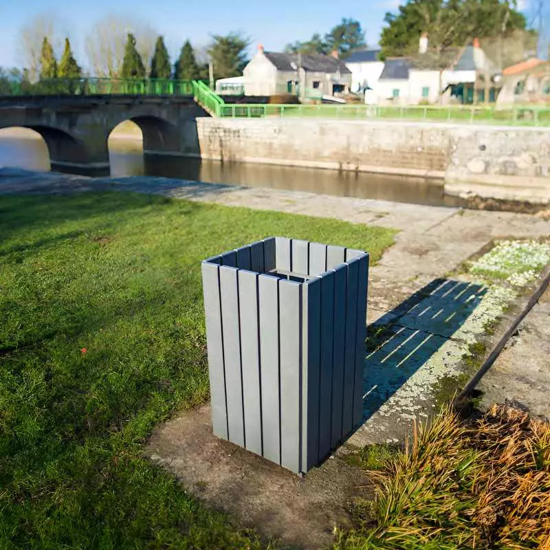 Corbeille extérieure Languedoc en recyclé