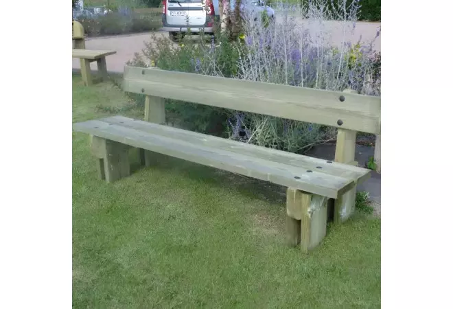 Banc de jardin en bois