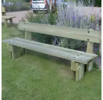 Banc de jardin en bois