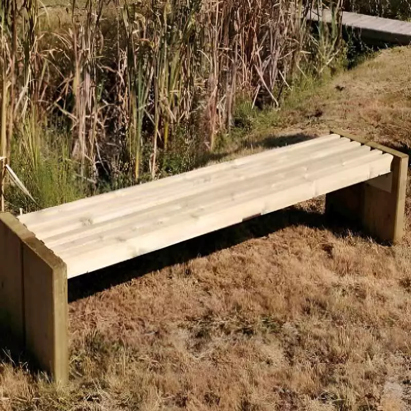 Banquette public en bois