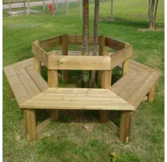 Banquette en bois hexagonal pour contour d’arbre